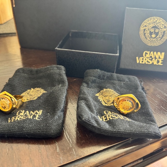 Gianni Versace Gold Medusa Rings (2)